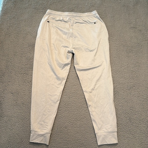 VUORI Men's Beige Jogger PantsSunday Performance Jogger 28" Vapor Heather SizeL - Picture 6 of 8